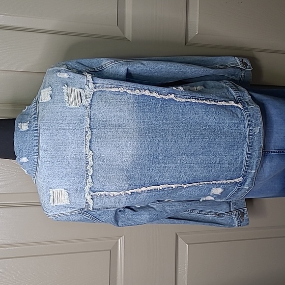 Daytrip Light Blue Distressed Denim Jacket Size Medium - Picture 5 of 8